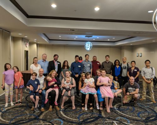 Maker:0x4c,Date:2017-9-25,Ver:4,Lens:Kan03,Act:Lar01,E-Y Group photo of the attendees of XGS family conference 2018